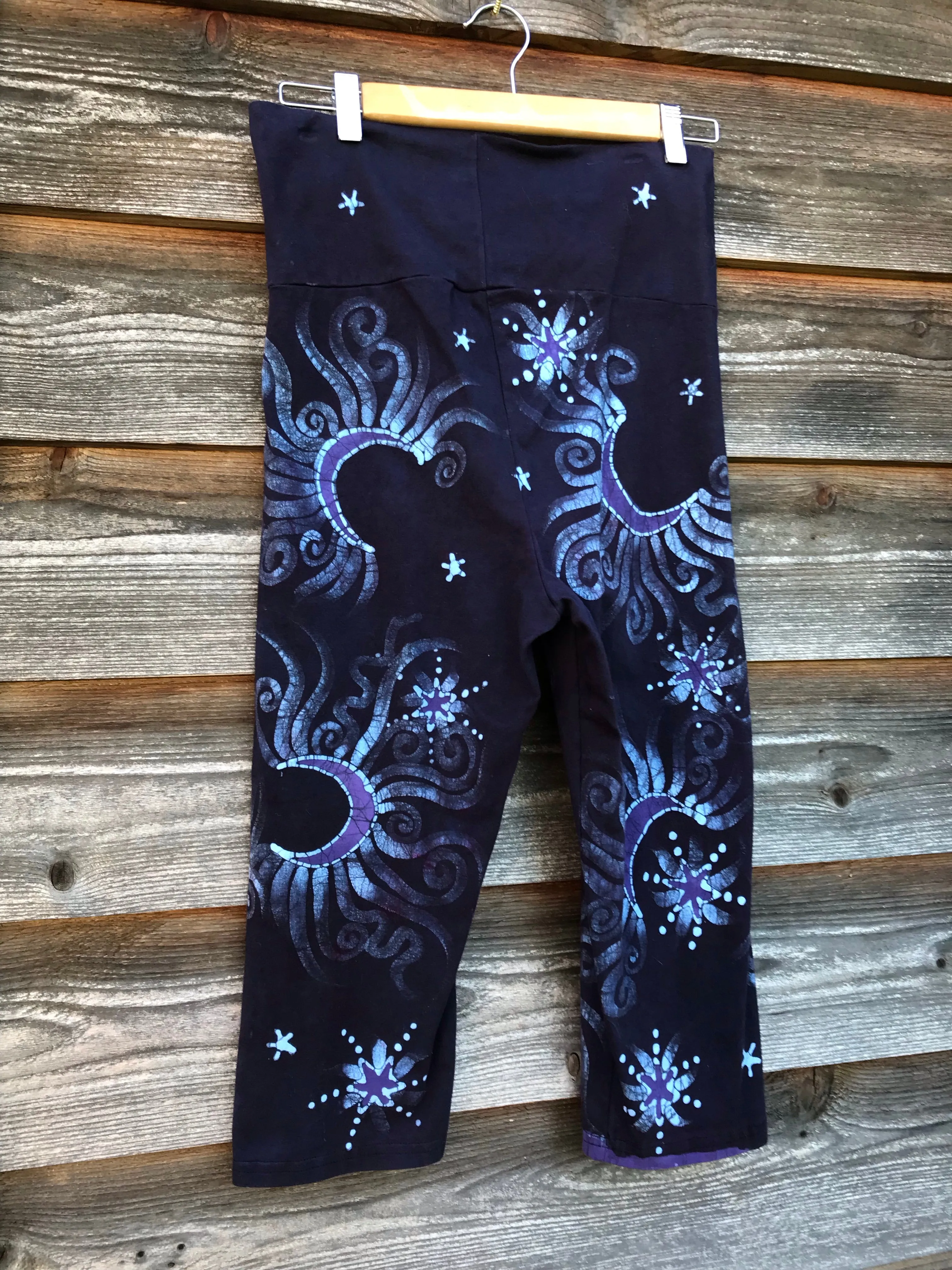 Midnight Moon Festival Batik CAPRI Yoga Pants - Size MEDIUM