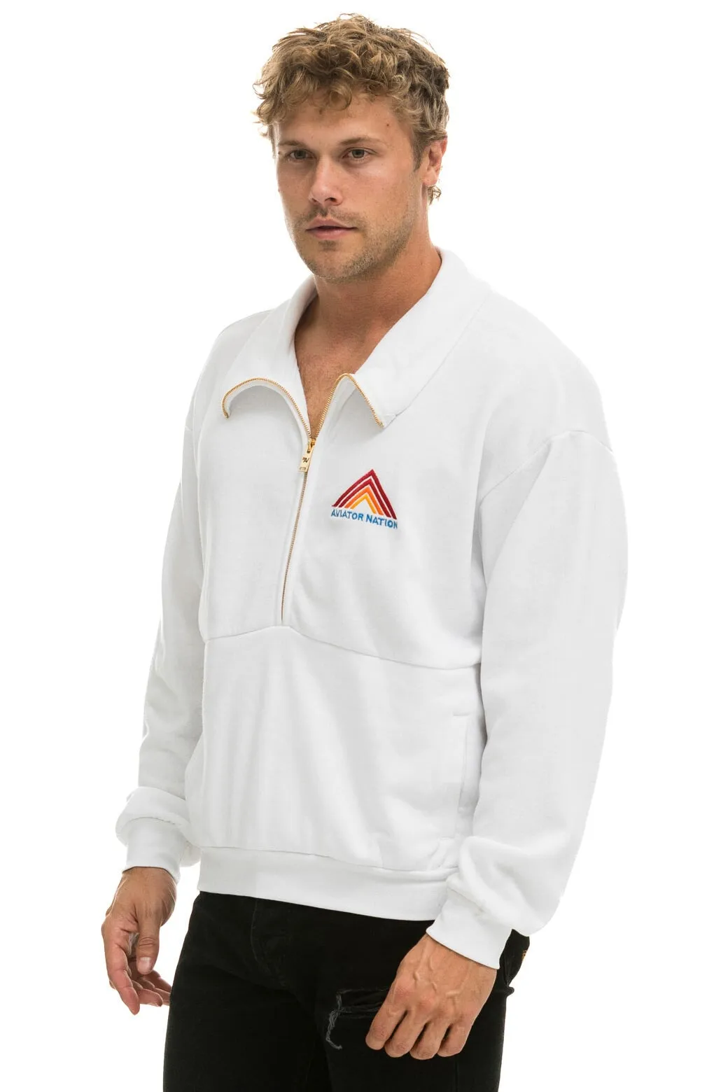 MOUNTAIN EMBROIDERY HALF ZIP SWEATSHIRT - WHITE