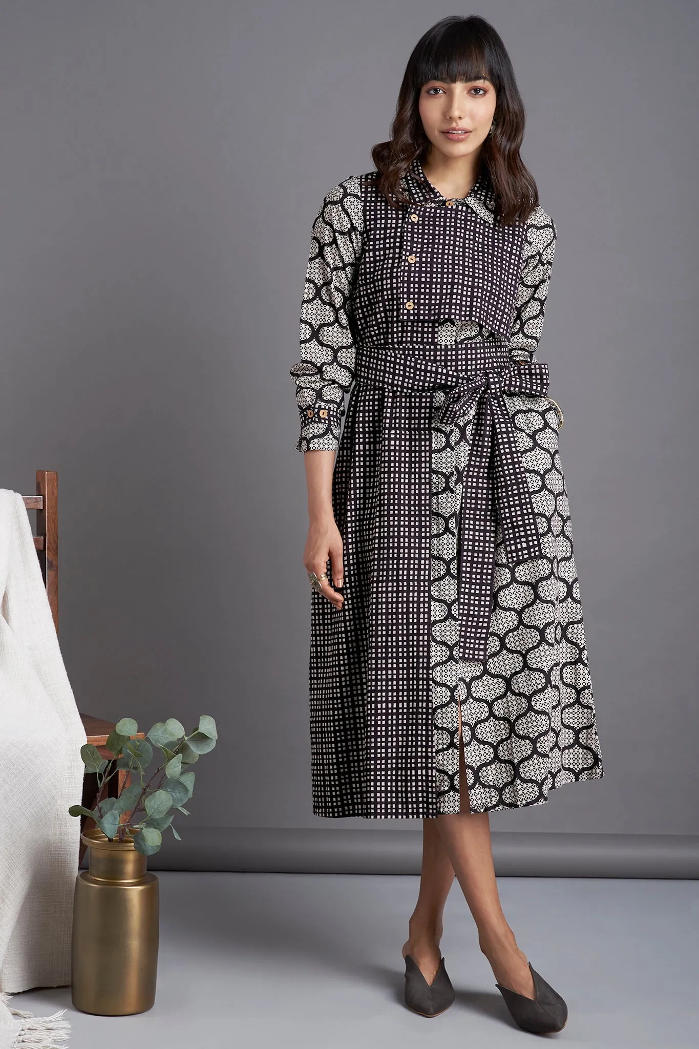 trench coat belt dress - luminous night & abstract mosaic